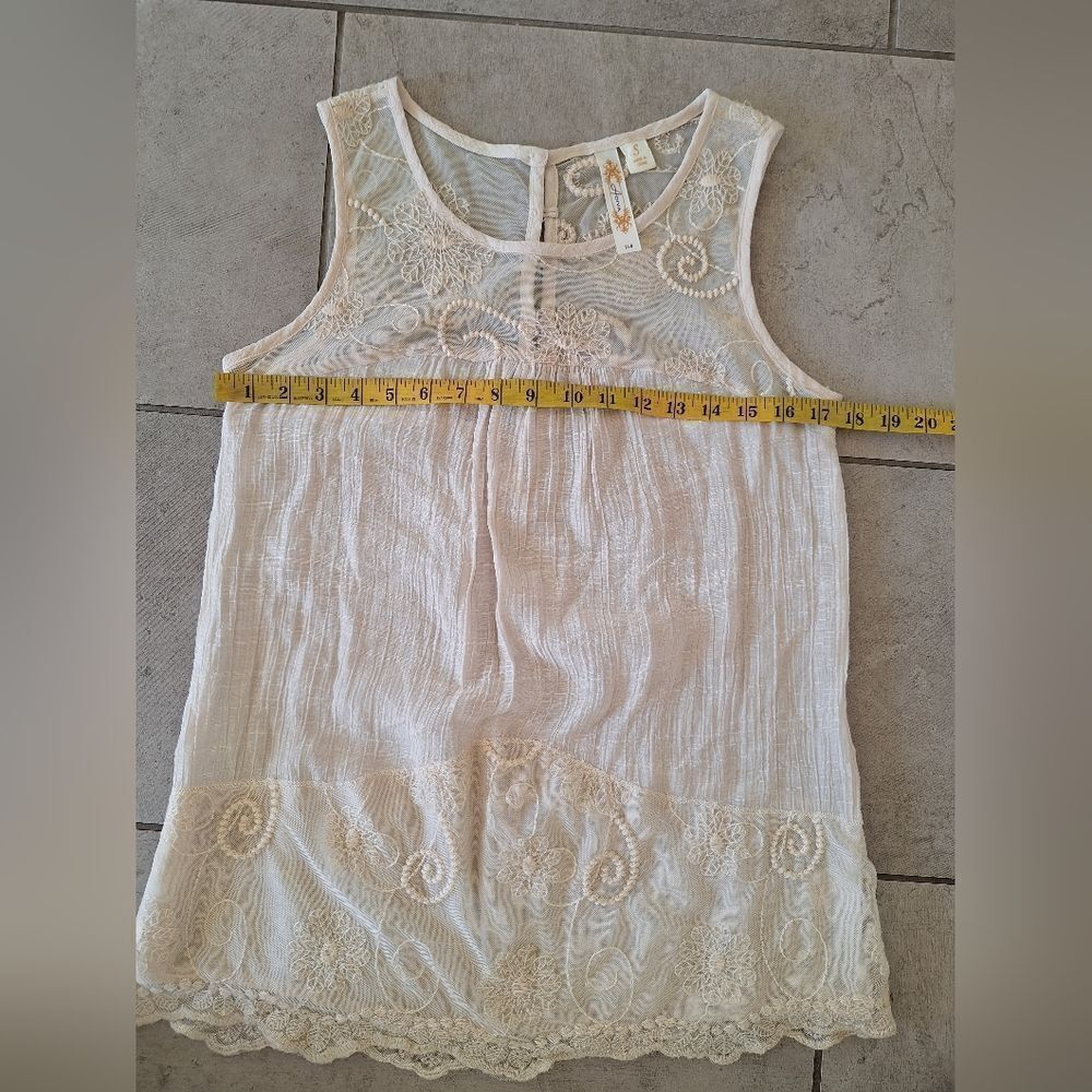 Adiva lace cream top size S - Picture 7 of 7
